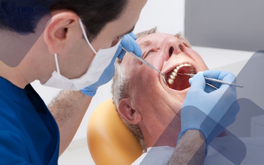 Cấy ghép Implant - Giải pháp tối ưu cho người lớn tuổi mất răng nhiều năm
